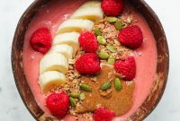 Simple and Delicious Vegan Raspberry Smoothie Bowl