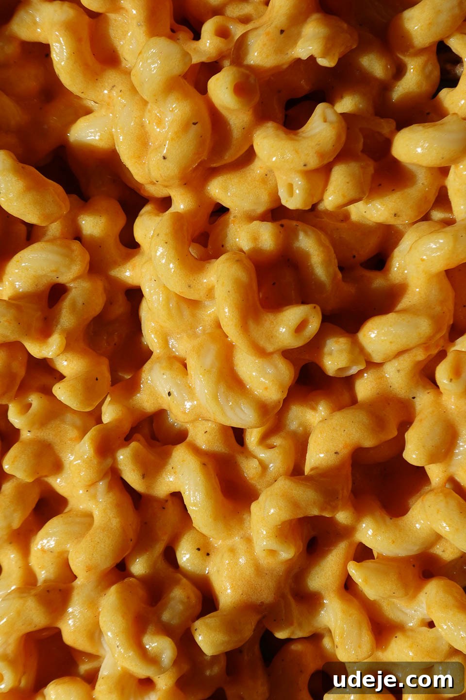 Guilt-Free Vegan Mac with Hidden Goodness 2 Close up of creamy hidden veggie vegan mac and cheese made with potatoes and carrots